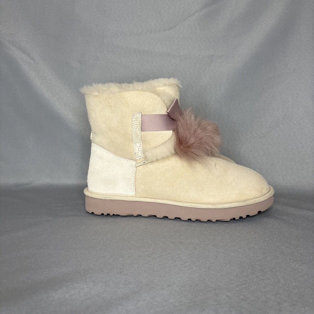 Womens 8 Ugg Boots Gita Powder Cream Purple Pompoms Gorgeous Coquette RARE! - Picture 3 of 15